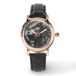 "Statue" von Frauen beobachten Armbanduhr