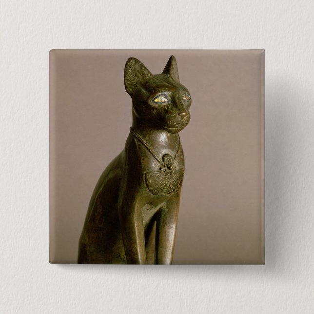 Statuette einer Katze, welche die Göttin Bastet Button (Vorderseite)