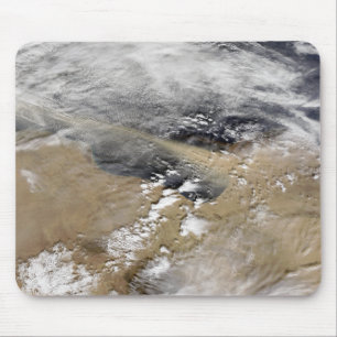 Staub bläst vor der Küste Libyens Mousepad