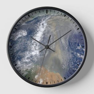 Staub in Richtung Südamerika Uhr