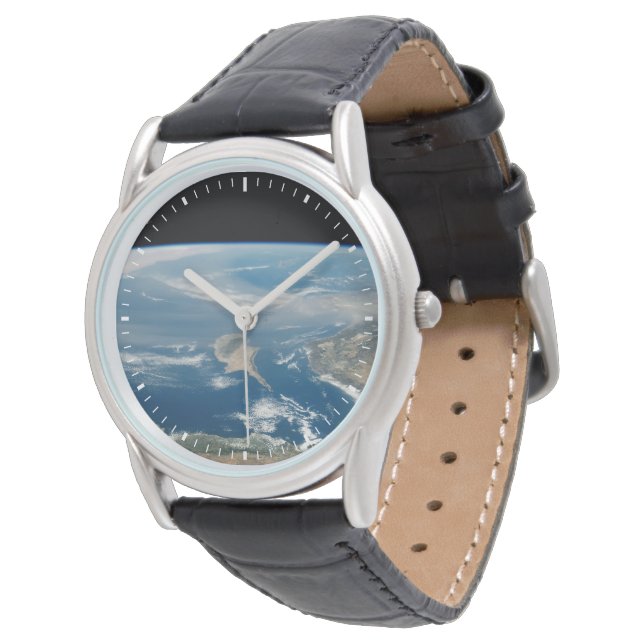 Staub über dem Mittelmeer und der Insel Zypern Armbanduhr (Schrägansicht)