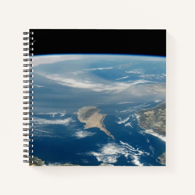 Staub über dem Mittelmeer und der Insel Zypern Notizbuch (Vorderseite)