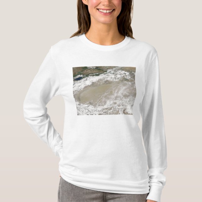 Staub und Wolken schweben über dem Taklimakan Des T-Shirt (Vorderseite)