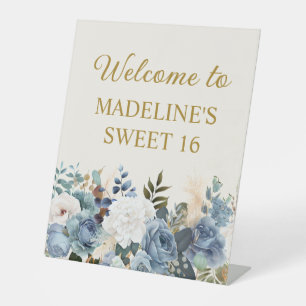 Staubblau-weiße Floral Sweet 16 Willkommen Sockelschild