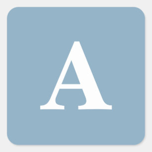 Staubblau Weiße Monogramme Einfache Brautparty Quadratischer Aufkleber