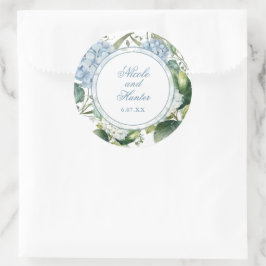 Staubblaue Aquarell-Blumen-Hochzeitsempfang Runder Aufkleber
