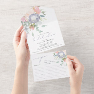 Staubblaue Blumen-Hochzeitstorte-Einladungskarte m All In One Einladung