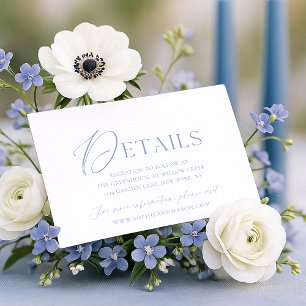 Staubblaue florale Monogramm-Hochzeitsdetails Kart Einladung