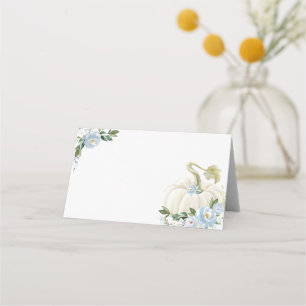 Staubblaue Kürbis-Blumen-Jungen-Baby-Party  Platzkarte