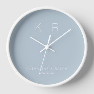 Staubblaue moderne Monogramm-Hochzeitsuhr Uhr