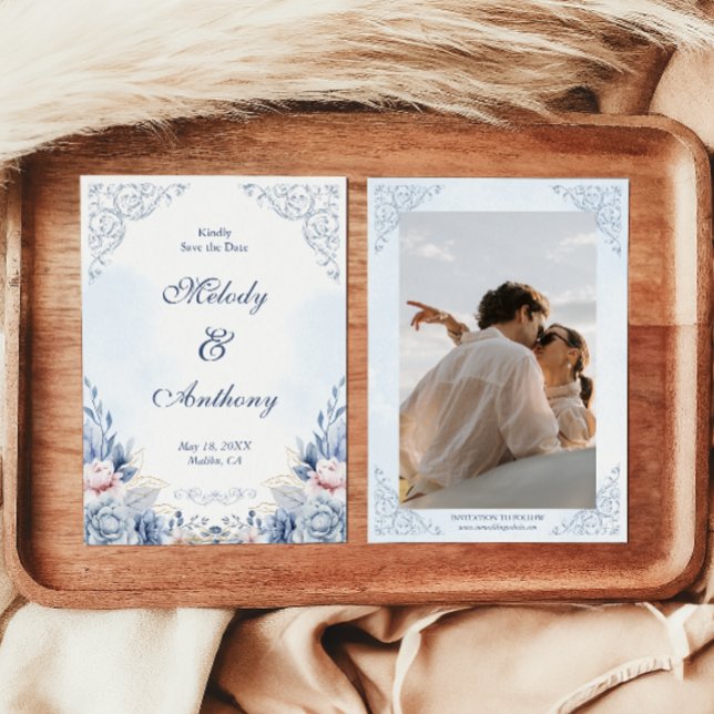 Staubblaues Blumenhochzeit Save the Date (Von Creator hochgeladen)