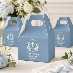Staubblaues Weißes Kreuz Florales Wappen Taufkleid Geschenkschachtel