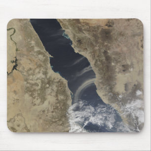 Staubfedern blasen die Küste von Saudi-Arabien we Mousepad