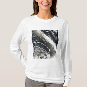 Staubsturm, der über dem Tasman Meer durchbrennt T-Shirt