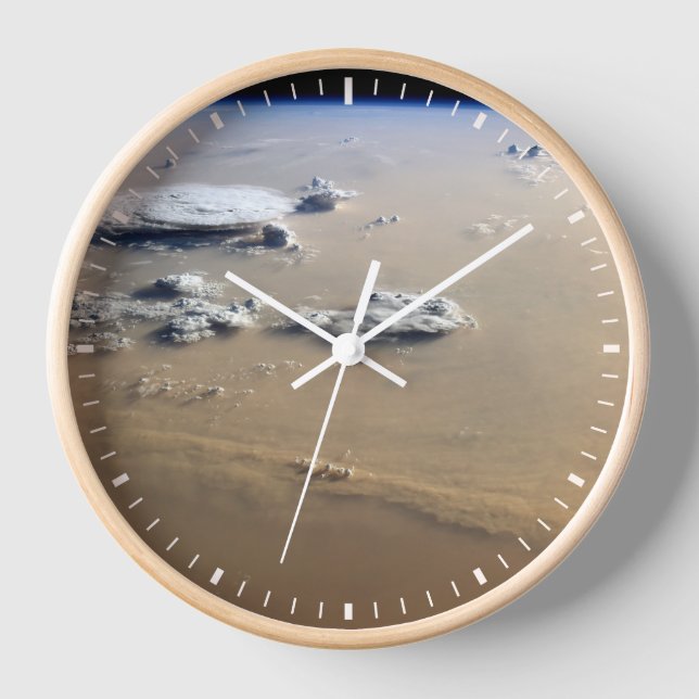 Staubsturm über die Sandmeere der Wüste Sahara. Uhr (Vorderseite)