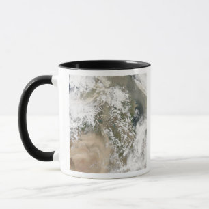 Staubstürme über dem Mittlere Osten Tasse
