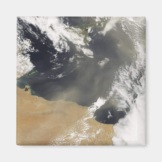 Staubwolken, die vor der nordafrikanischen Küste w Magnet (Vorne)