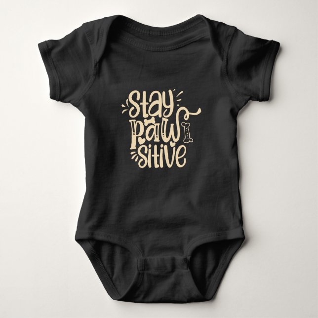Stay Pawsitive Baby Bodysuit – Cute Puppy-Themed  Strampler (Vorderseite)