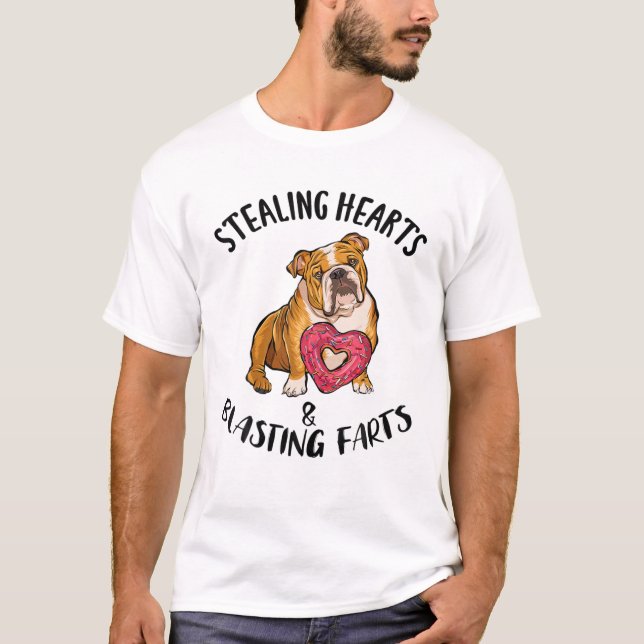 Stealing Hearts Blade Furzen Bulldog Valentine T-Shirt (Vorderseite)