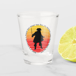 Steampunk Buccaneers sprechen wie ein Piratentag A Schnapsglas