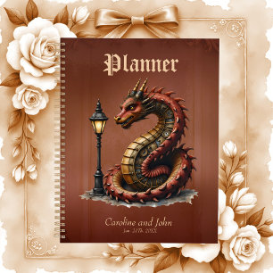 Steampunk Dragon neben einer Vintagen Straßenlater Planer