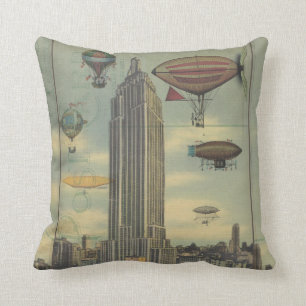 Steampunk Luftschiffe im Himmel über New York Cit Kissen