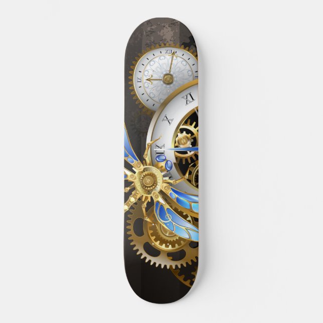 Steampunkuhr mit mechanischer Libelle Skateboard (Vorderseite)