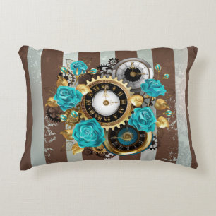 Steampunkuhr und türkisfarbene Rose auf Streifen Dekokissen