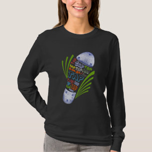 Stechen Sie Schuh - Dunkelheit an T-Shirt