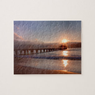 Steg am Strand bei Sonnenuntergang, Hawaii