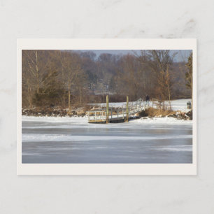 Steg am zugefrorenen See Postkarte