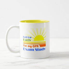Stehen Sie frühe CPA-Prüfungs-Studie auf Zweifarbige Tasse