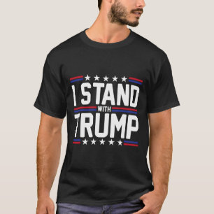 Stehen Sie mit Trump, der amerikanischen Fahne, un T-Shirt