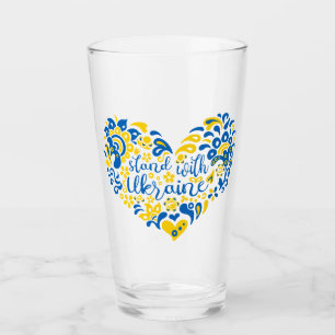 Stehen Sie mit ukrainischer Schrift und Herz Glas