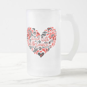 Stehen Sie mit ukrainischer Schrift und Herz Mattglas Bierglas