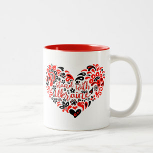 Stehen Sie mit ukrainischer Schrift und Herz Zweifarbige Tasse