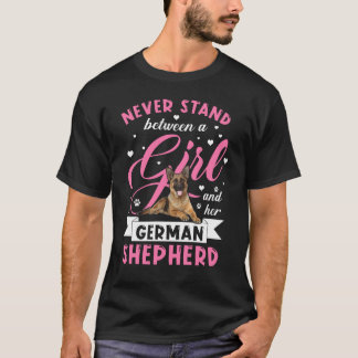 Stehen Sie nie zwischen einem Mädchen und ihrem de T-Shirt