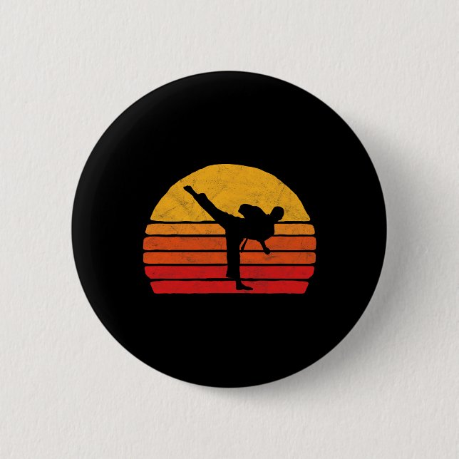 Stehender Karate-Tritt 80er Sonnenstil-Grafik Button (Vorderseite)