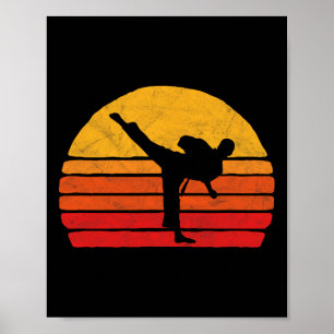 Stehender Karate-Tritt 80er Sonnenstil-Grafik Poster