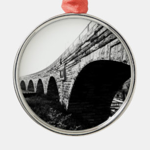 Steinbogenbrücke Silbernes Ornament