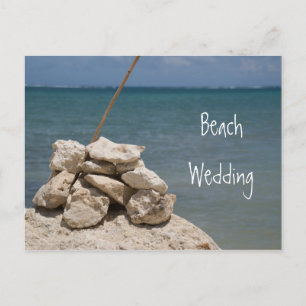 Steine auf Beach Wedding Save the Date Ankündigungspostkarte
