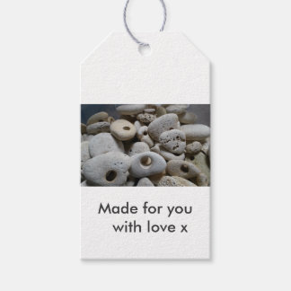 Steine mit Löchern. Made for you with Liebe Geschenkanhänger