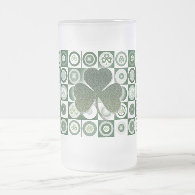Steins, tasses et tasses irlandais de bière de (Centre)