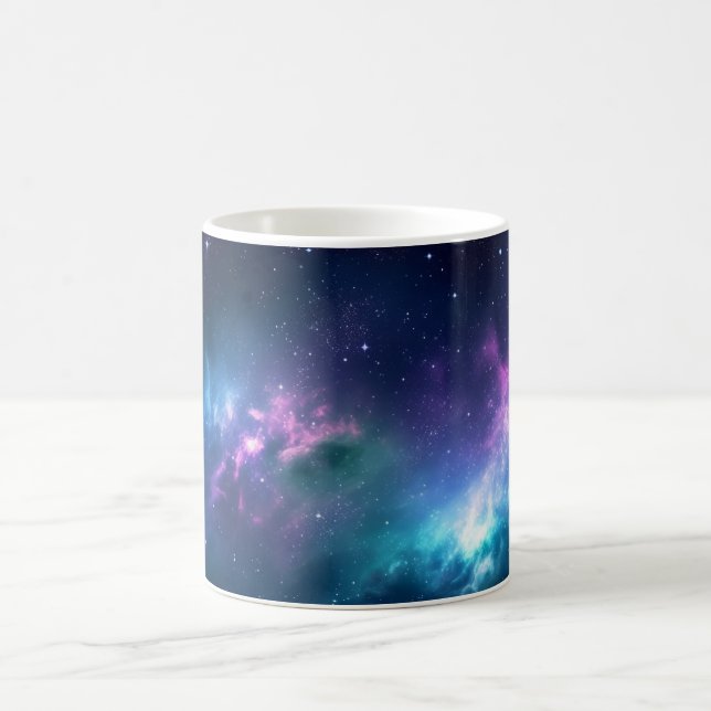 Stellar Illumination: Nebel mit glühenden Sternen Kaffeetasse (Mittel)