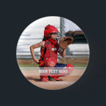 Stellen Sie Ihr eigenes Sport-Foto her Button<br><div class="desc">Foto eines Softballfängers bereit, den Ball vom Krug zu empfangen. Die Fotoschablone ist einfach besonders anzufertigen. Geschenk für einen Spieler oder ein Team des Softballs, des Baseballs, des Hockeys, des Basketballs, des Fußballs oder irgendeines anderen Sports. Legen Sie leicht das Foto Ihr Kindes in die Schablone, um ein niedliches kundenspezifisches...</div>