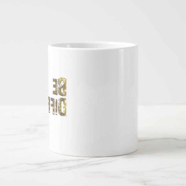 Stellen Sie sich anders heraus Jumbo-Tasse (Vorderseite)
