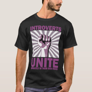 stellt sich in ihren eigenen Zuhause einig T-Shirt