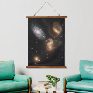 Stephans Quintet: Galaxie-Galaktische Trümmer Wandteppich Mit Holzrahmen