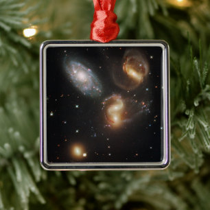 Stephan's Quintett: Ein galaktisches Trümmerfeld Ornament Aus Metall