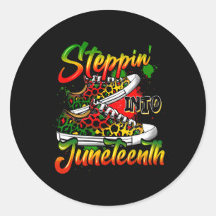Steppin' Into Juneteenth Ancestors Shoes Black Pro Runder Aufkleber